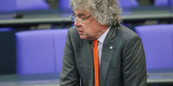 AfD-Abgeordneter wegen Hitlergruß angeklagt