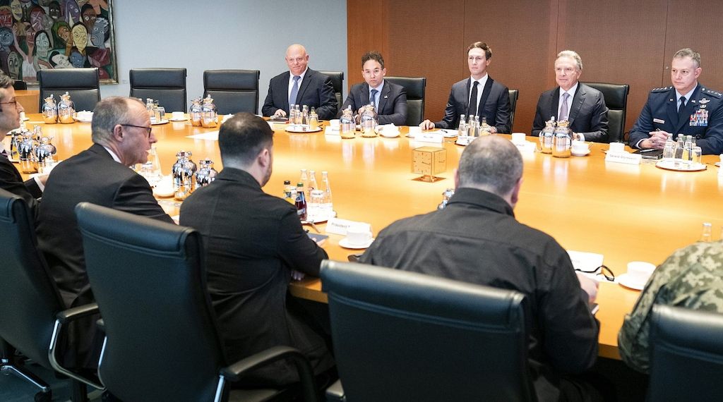 Bundesregierung sieht sich bei Ukraine-Gesprächen als Unterstützer