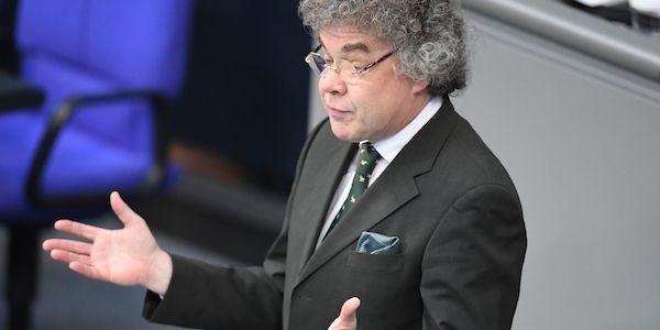 Hitlergruß im Bundestag? Anklage gegen AfD-Abgeordneten