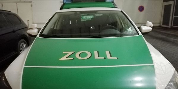 Zoll stellt am Flughafen BER fast 80.000 Schmuggelzigaretten sicher