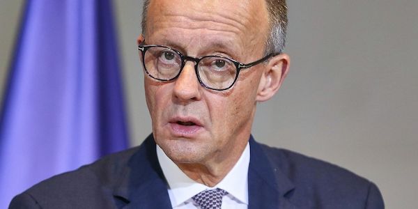 Merz begrüßt Abkehr von Verbrenner-Ausstieg