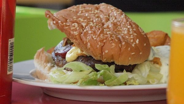 Gewerkschaftschef gegen niedrigere Gastrosteuer