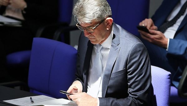 Rätselraten um Kulturstaatsminister Wolfram Weimers Treuhänder