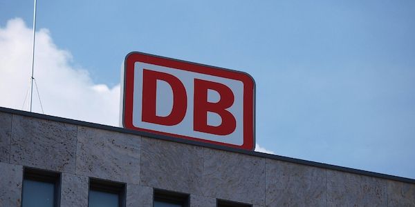 Klingbeil kritisiert Deutsche Bahn für Kauf chinesischer E-Busse