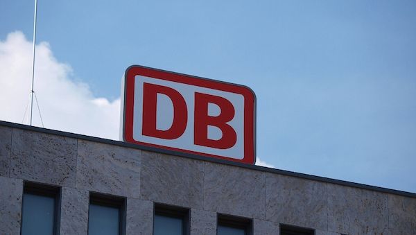 Klingbeil kritisiert Deutsche Bahn für Kauf chinesischer E-Busse