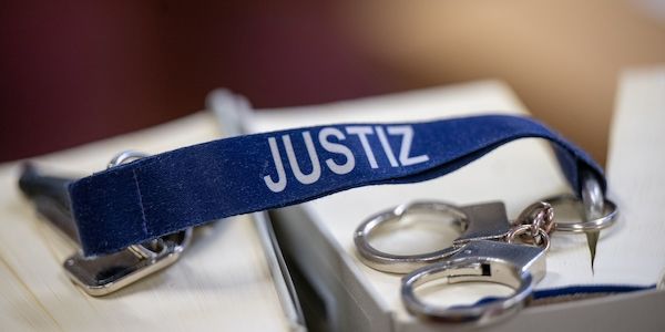 Betrug mit gefälschter Fotokunst: Vier Männer in Berlin verurteilt