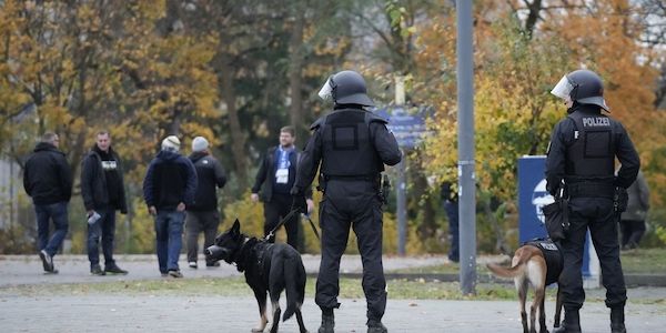 30 Festnahmen bei Spiel zwischen Hertha BSC und Dynamo Dresden