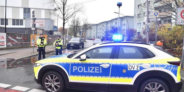 Eilmeldung: Detonation und Feuer an Krebszentren von Berliner Kliniken