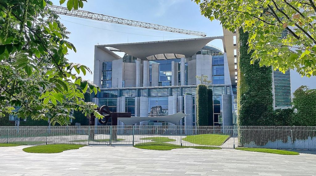 JU will Kanzleramtsneubau stoppen und Ministerien streichen