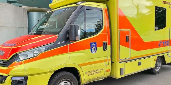 Fußgänger bei Unfall in Düsseldorf-Unterrath lebensgefährlich verletzt