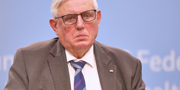 Laumann will bei Pflegereform häusliche Pflege stärken