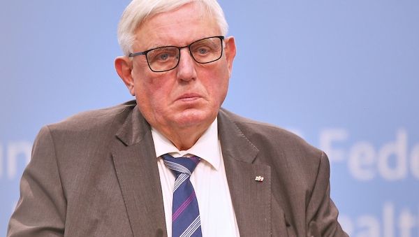 Laumann will bei Pflegereform häusliche Pflege stärken