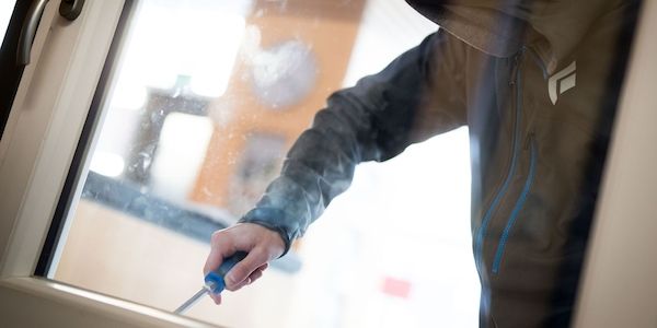 Brandenburger Polizei warnt vor Einbrechern und Paketdieben