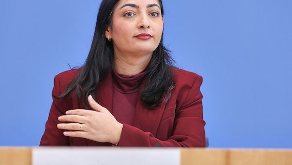 Alabali Radovan will mehr Aufträge für deutsche Firmen in Ukraine