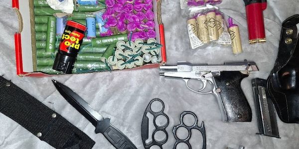 Berlin-Marienfelde: Zahlreiche Waffen bei Razzia in Kinderzimmer entdeckt