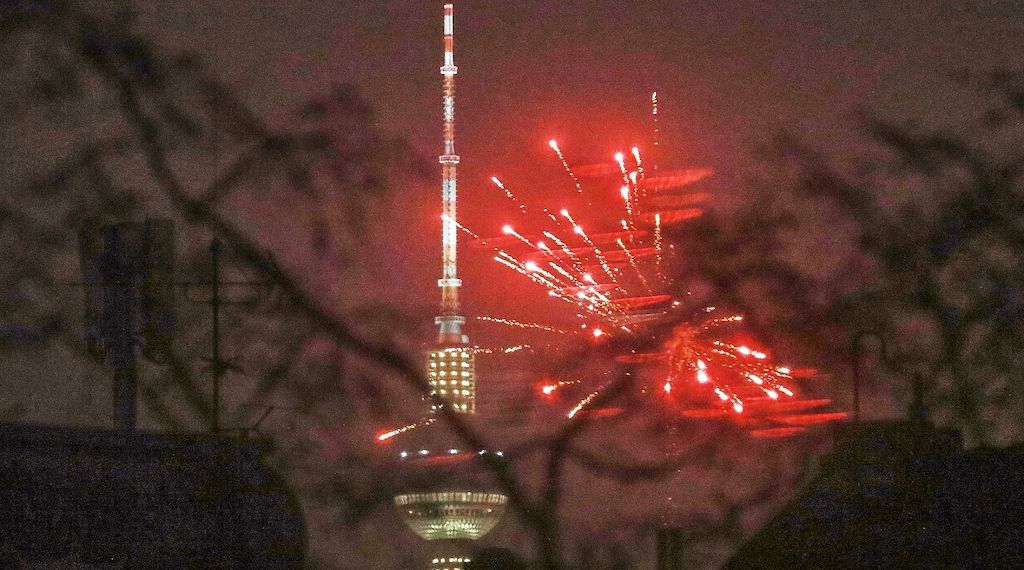 Luftretter plädieren für Böllerverbot in der Silvesternacht