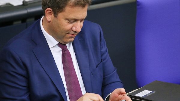 Klingbeil verzichtet an Weihnachten bewusst aufs Handy