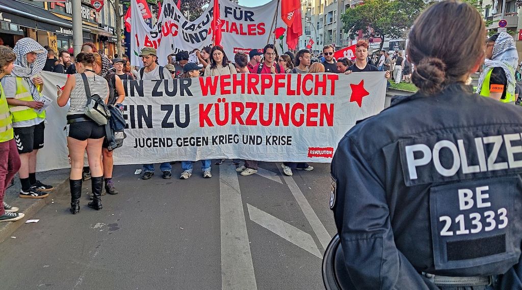 Chef von Verteidigungsausschuss rechnet mit baldiger Wehrpflicht