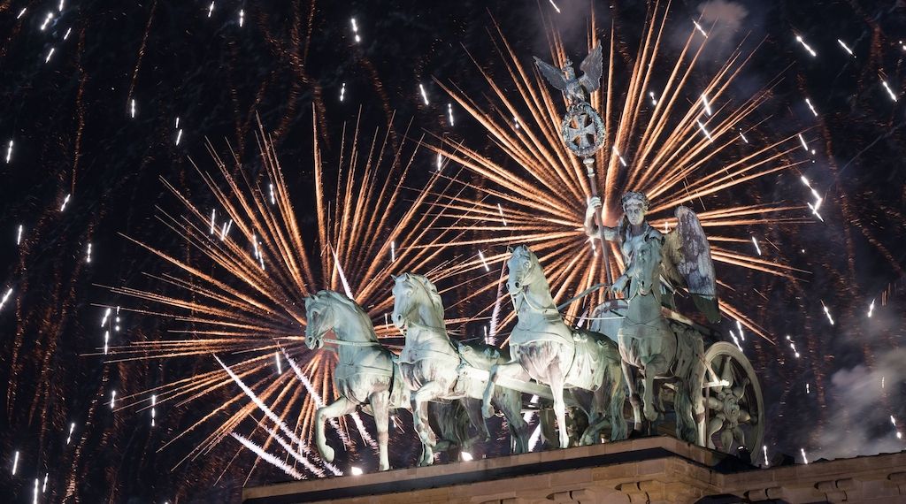 Silvester am Brandenburger Tor: Party legt Verkehr lahm