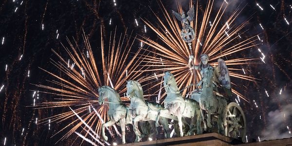 Silvester am Brandenburger Tor: Party legt Verkehr lahm