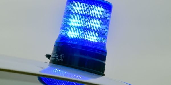 Heiligabend-Einsatz in Eberswalde eskaliert: Verletzter attackiert Retter