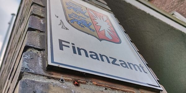 Behördengang kostet durchschnittlich 125 Minuten Zeit