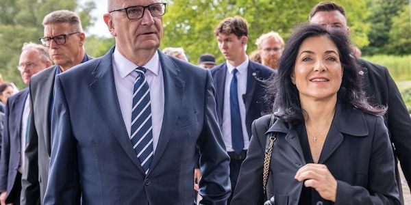 Woidke sieht Energiewende wegen Stromkosten in Gefahr