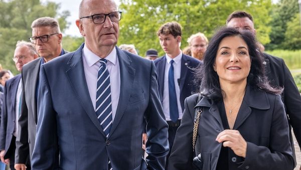 Woidke sieht Energiewende wegen Stromkosten in Gefahr