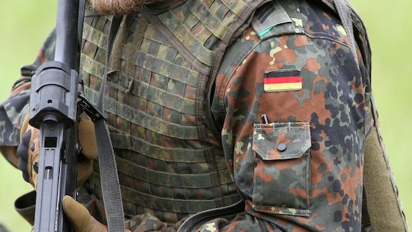 Strack-Zimmermann: Deutsche Soldaten in Ukraine nur mit Nato