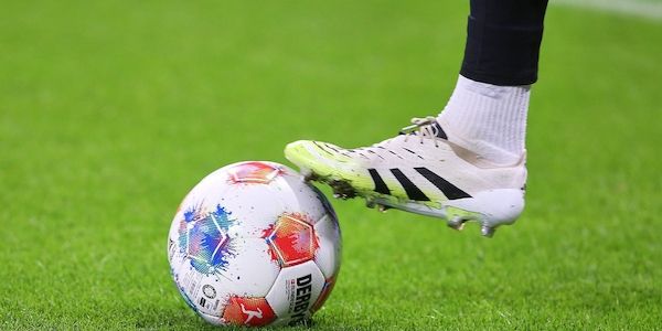 Hecking beklagt politische Instrumentalisierung des Fußballs