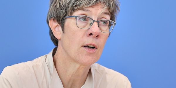 Kramp-Karrenbauer verteidigt Kampfkandidatur für KAS-Vorsitz