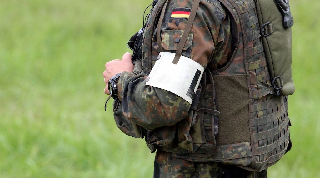 Politiker zeigen sich alarmiert über Vorfälle bei Fallschirmjägern