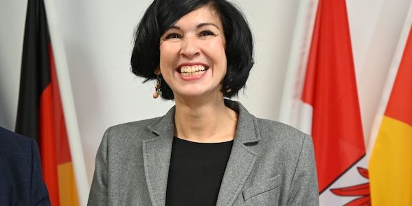 Noosha Aubel wird offiziell als Oberbürgermeisterin von Potsdam ins Amt eingeführt