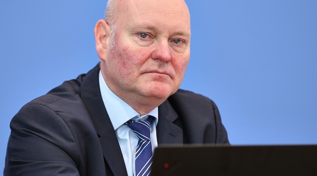 Wirtschaftsweiser hält Debatte um Rente für "komplett übertrieben"