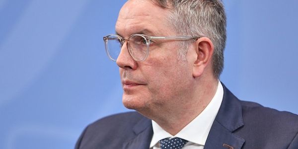 Schweitzer fordert von Bundesregierung Fokus auf Wirtschaft