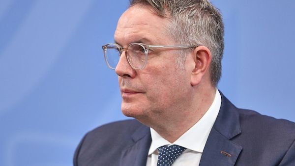 Schweitzer fordert von Bundesregierung Fokus auf Wirtschaft