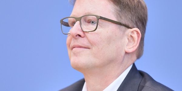 Nabu-Präsident für verpflichtenden Zivildienst