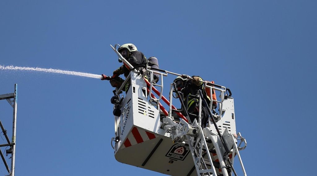 Feuerwehr und Rettungsdienst mit über 570 Einsätzen in Münchner Silvesternacht