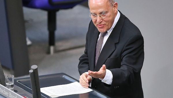 Gysi regt Wahlrechtsreform an