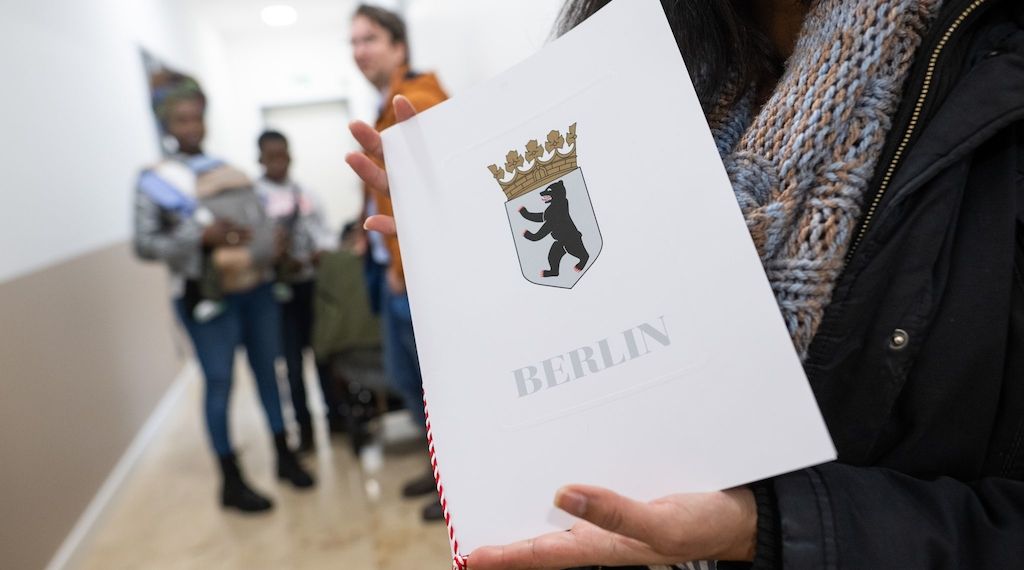 Zahl der Einbürgerungen in Berlin steigt erheblich