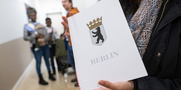 Zahl der Einbürgerungen in Berlin steigt erheblich