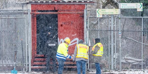 Brandstiftung an Stromkabeln: Kripo-Techniker und Drohne