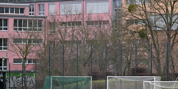 Kugelbomben-Verdacht in Potsdam: Spendenaktion für verletzten Jungen