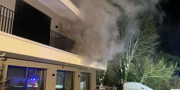 Nächtlicher Kellerbrand in Dortmunder Einfamilienhaus – Eine Person verletzt