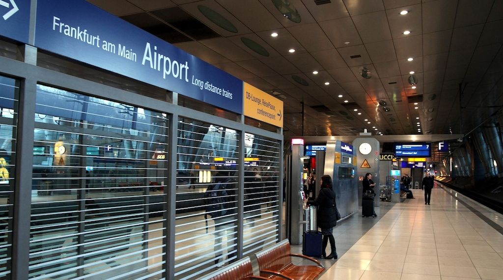 Schneefall führt zu nächtlichen Verspätungen am Frankfurter Flughafen