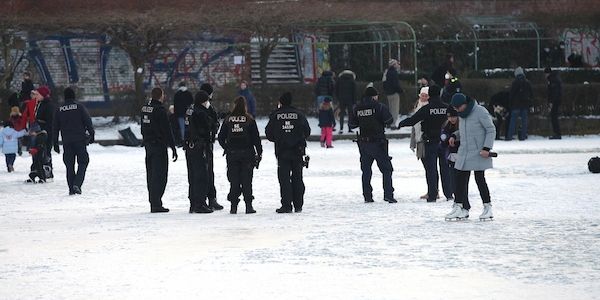 Hamburg warnt vor Lebensgefahr auf Eisflächen und in Wäldern