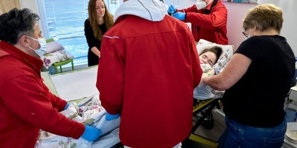 Kreativ durch die Krise: Berliner trotzen Stromausfall