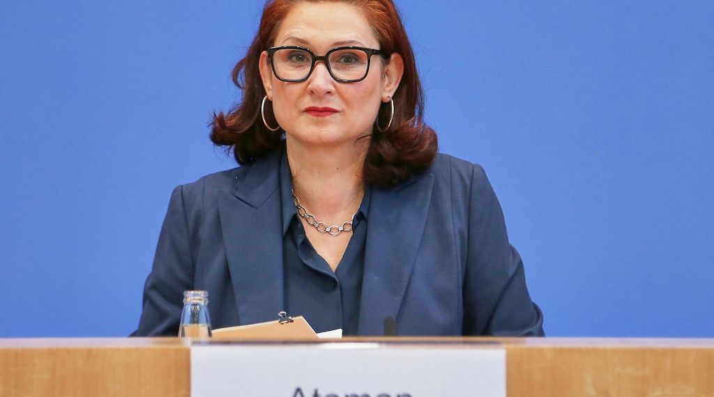 Ataman fordert besseren Schutz gegen sexuelle Belästigung im Alltag