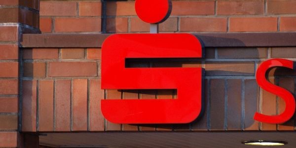 Zahl der Volksbanken und Sparkassen sinkt unter 1.000