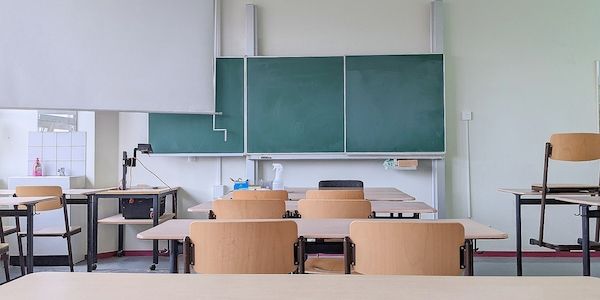 Bildungsexperte verlangt Handyverbot in Schulen